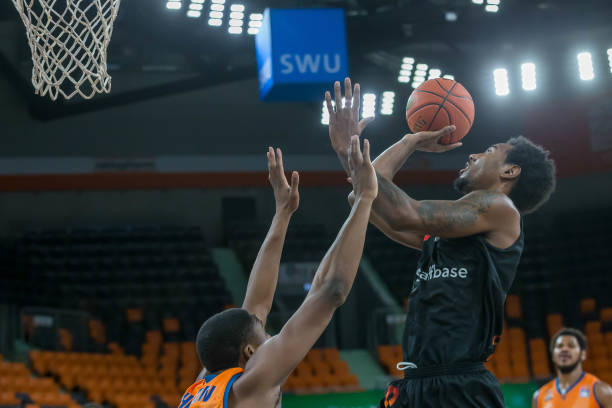 在高强度的 在高强度的