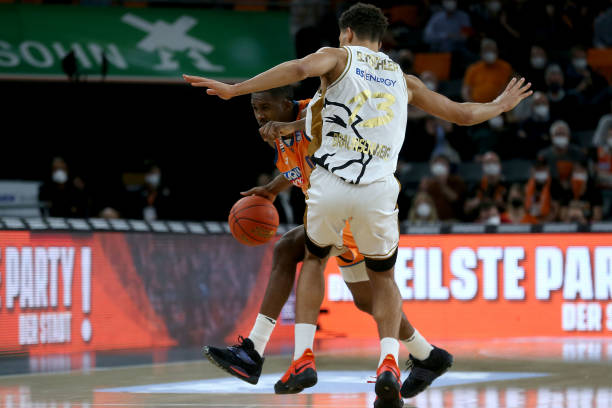 轰球台被罚 轰球台被罚