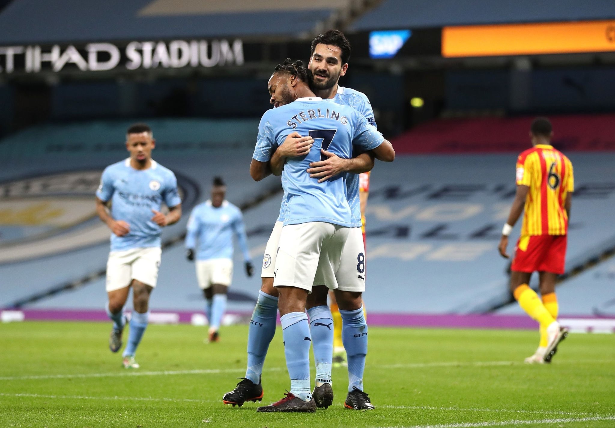 仅体现在球 仅体现在球